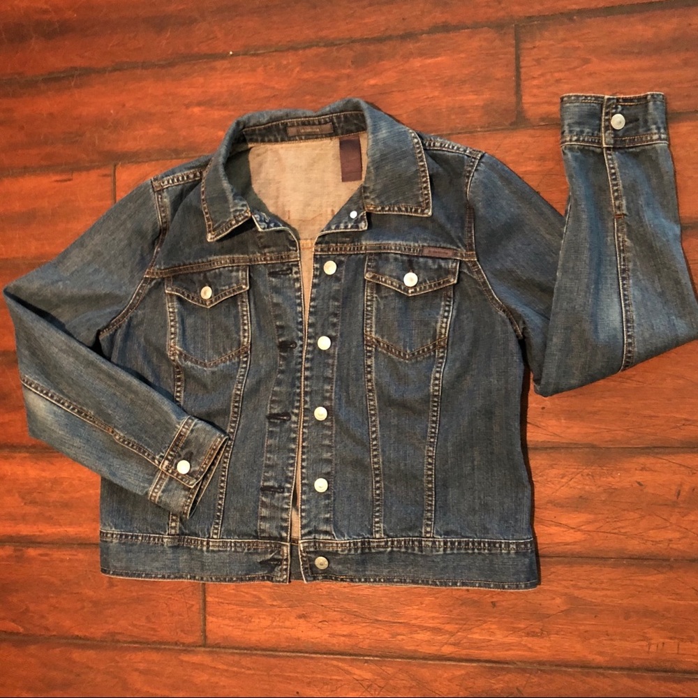 Great denim jacket!